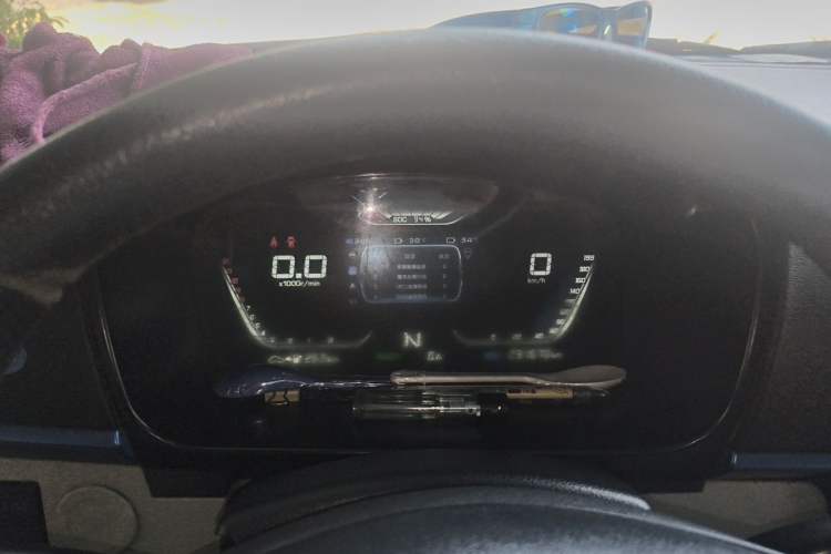 Used Farizon E5 2019 E5L Pure Electric Van with Guoxuan 39.9 kWh Instrument Cluster