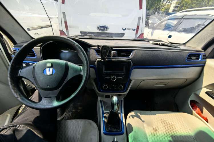 Used Farizon E5 2019 E5L Pure Electric Van with Guoxuan 39.9 kWh Interior 1
