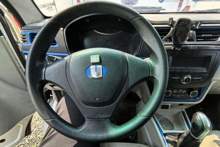 Used Farizon E5 2019 E5L Pure Electric Van with Guoxuan 39.9 kWh Interior 2