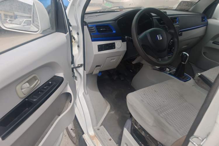 Used Farizon E5 2019 E5L Pure Electric Van with Guoxuan 39.9 kWh Interior 2