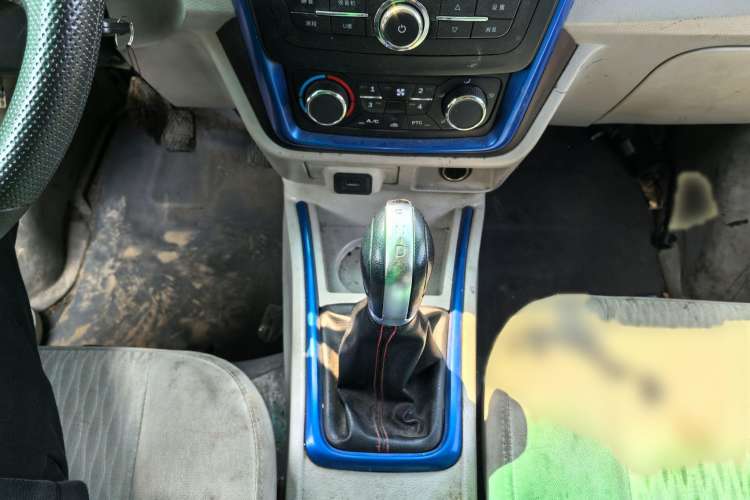 Used Farizon E5 2019 E5L Pure Electric Van with Guoxuan 39.9 kWh Interior 4
