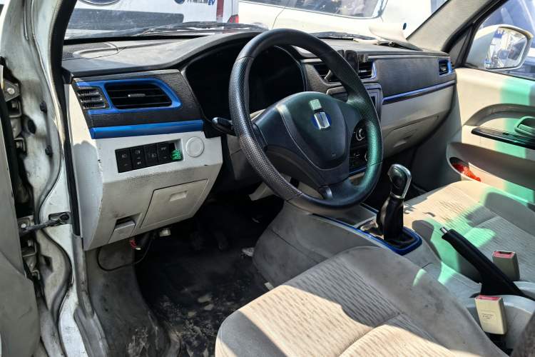 Used Farizon E5 2019 E5L Pure Electric Van with Guoxuan 39.9 kWh Interior 6