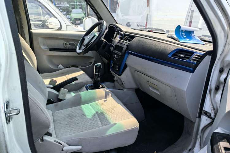 Used Farizon E5 2019 E5L Pure Electric Van with Guoxuan 39.9 kWh Interior 8