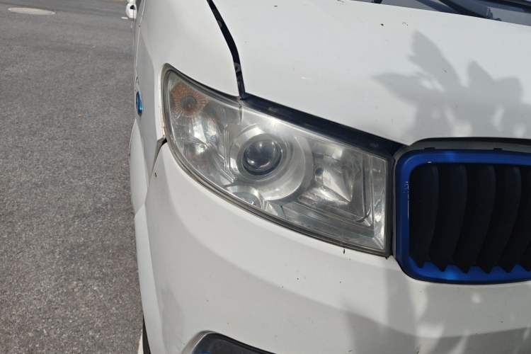 Used Farizon E5 2019 E5L Pure Electric Van with Guoxuan 39.9 kWh Right Front Headlight