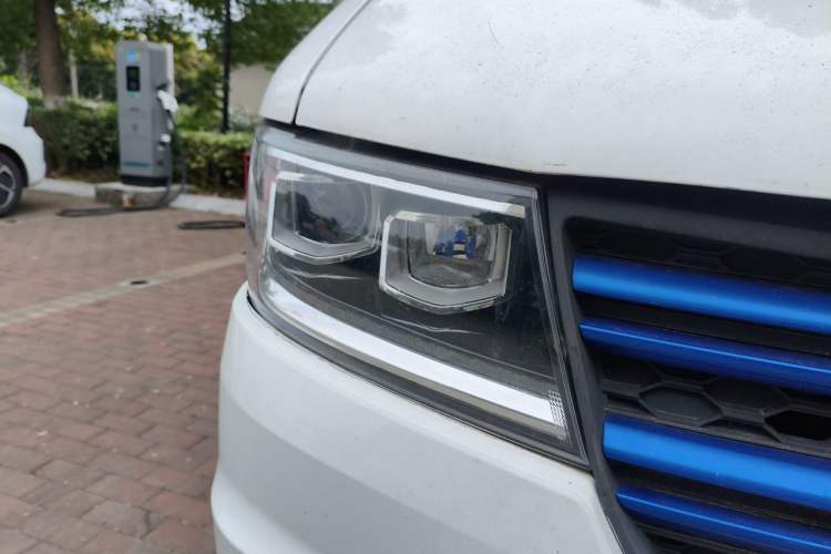 Used Farizon E5 2019 E5L Pure Electric Van with Guoxuan 39.9 kWh Right Front Headlight