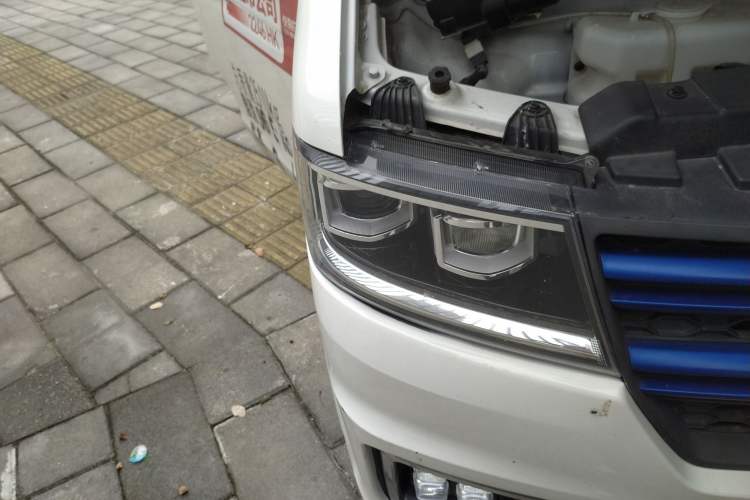 Used Farizon E5 2019 E5L Pure Electric Van with 41.86 kWh from Ningde Right Front Headlight