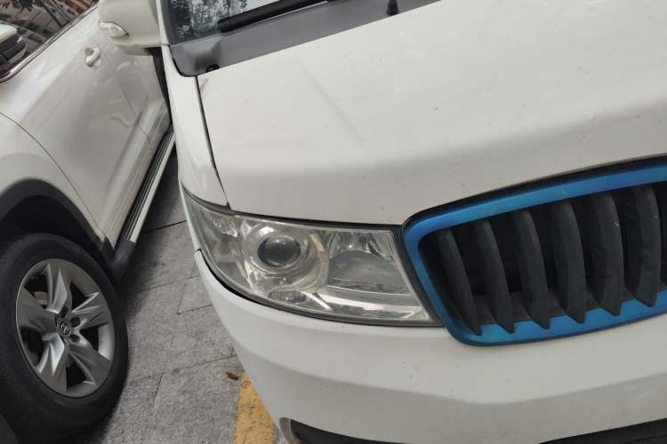 Used Farizon E5 2019 Closed-Body Cargo Van Right Front Headlight