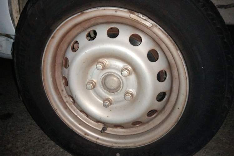 Used Farizon E5 2019 E5L Pure Electric Van with Guoxuan 39.9 kWh Right Front Wheel Hub