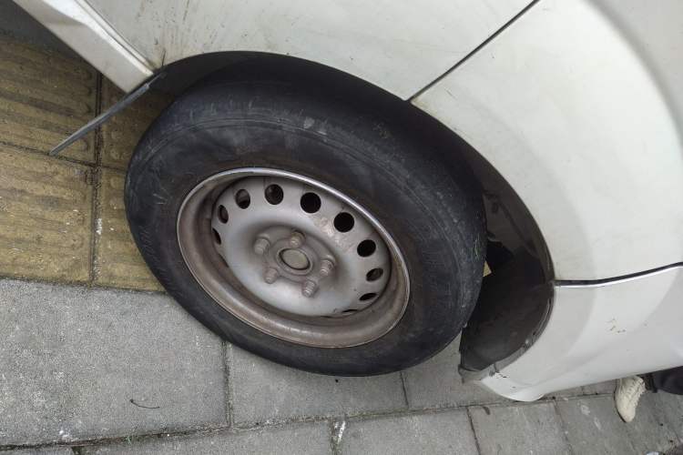 Used Farizon E5 2019 E5L Pure Electric Van with 41.86 kWh from Ningde Right Front Wheel Hub