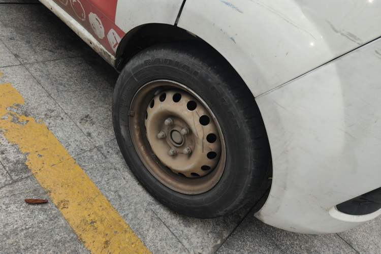 Used Farizon E5 2019 Closed-Body Cargo Van Right Front Wheel Hub