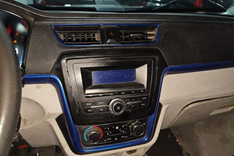 Used Farizon E5 2022 E5L Pure Electric Van with Guoxuan 39.9 kWh Audio And AC Panel