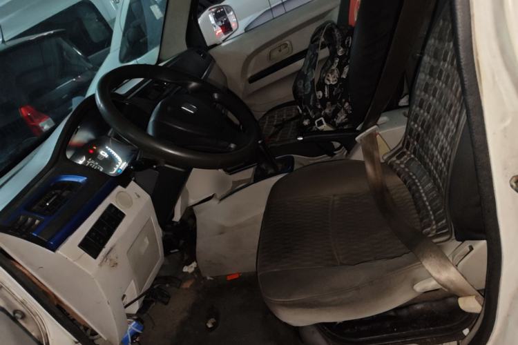 Used Farizon E5 2022 E5L Pure Electric Van with Guoxuan 39.9 kWh Left Front Seat