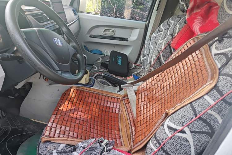 Used Farizon E5 2022 E5L Pure Electric Van with Guoxuan 39.9 kWh Left Front Seat