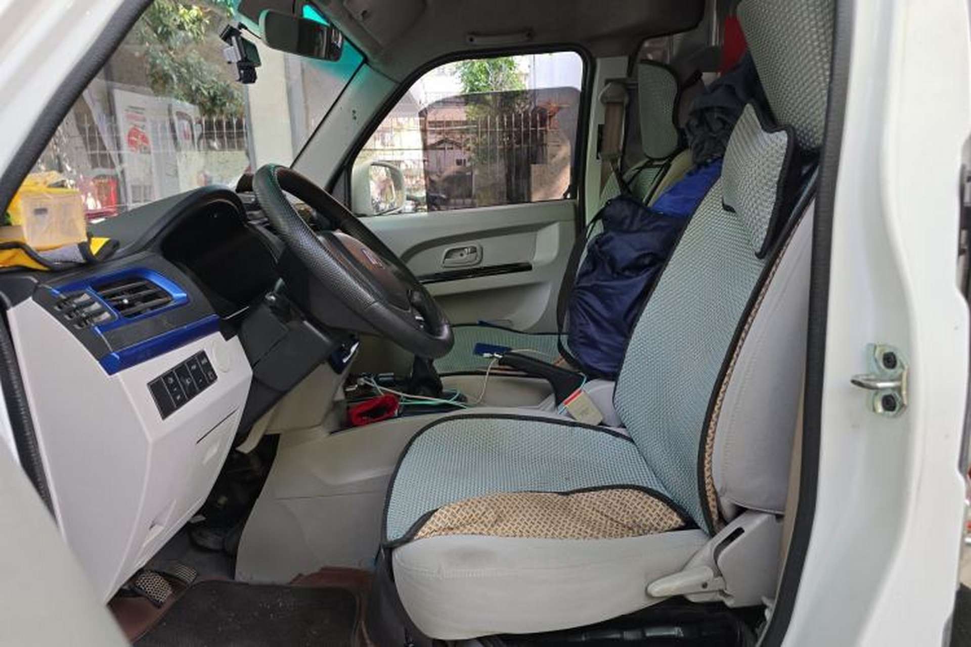 Used Farizon E5 2022 E5L Pure Electric Van with Guoxuan 39.9 kWh Left Front Seat