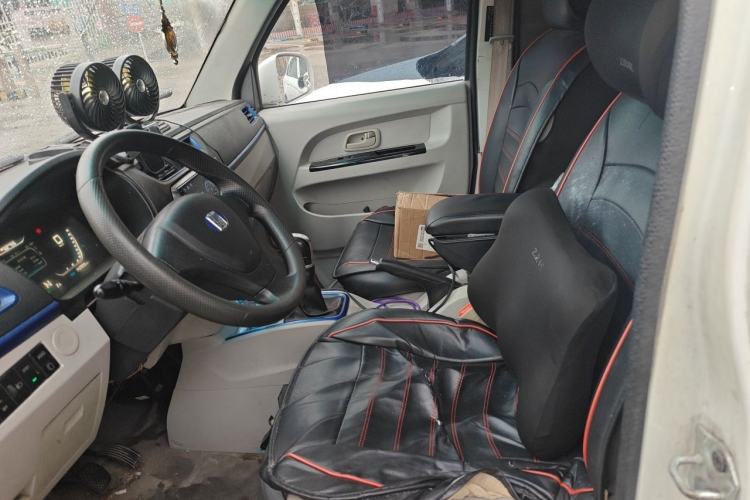 Used Farizon E5 2022 E5L Pure Electric Van with Guoxuan 39.9 kWh Left Front Seat
