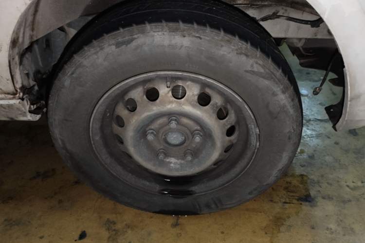 Used Farizon E5 2022 E5L Pure Electric Van with Guoxuan 39.9 kWh Right Front Wheel Hub