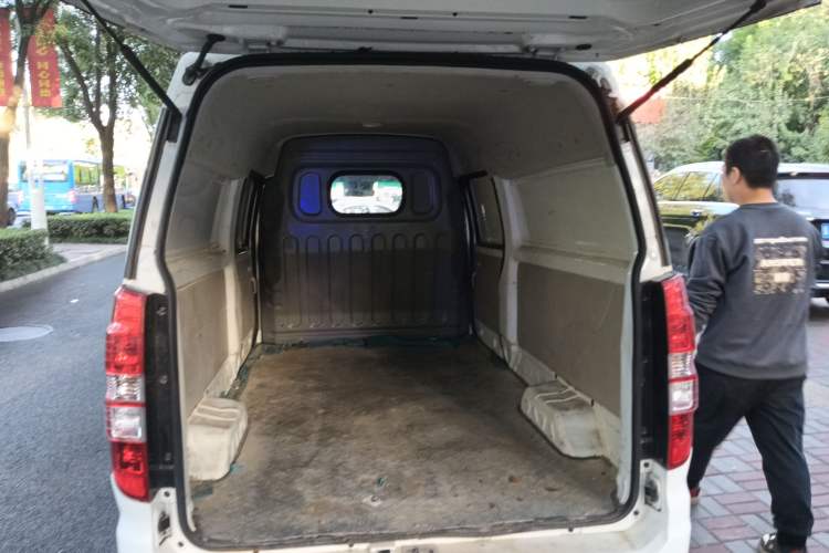 Used Farizon E5 2022 E5L Pure Electric Van with Guoxuan 39.9 kWh Trunk