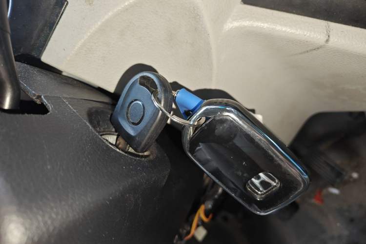 Used Farizon E5 2022 E5L Pure Electric Van with Guoxuan 39.9 kWh Vehicle Key