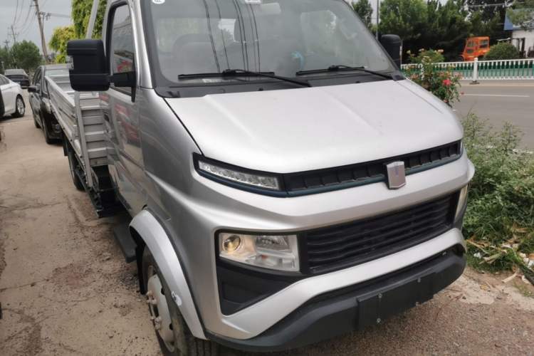 Used Farizon Fengrui 2022 F3E Flatbed Truck Ningde 55.7 kWh Front Right 45 Deg