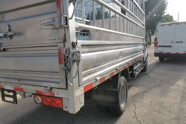 Used Farizon Fengrui 2023 F3E Side-Board Truck with Guoxuan 57.6 kWh Battery Exterior 3