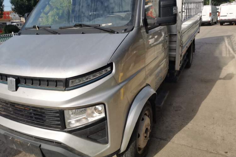 Used Farizon Fengrui 2023 F3E Side-Board Truck with Guoxuan 57.6 kWh Battery Left Front Headlight