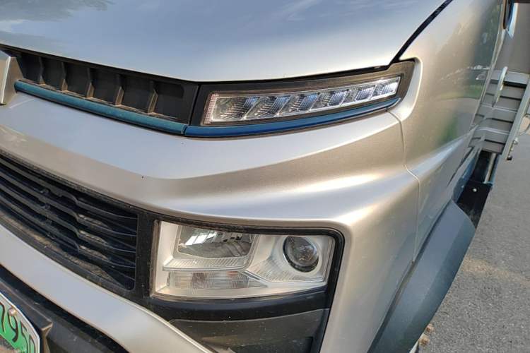 Used Farizon Fengrui 2023 F3E Flatbed Truck Ningde 55.7 kWh Left Front Headlight