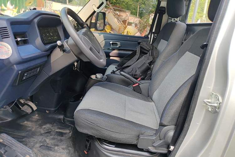 Used Farizon Fengrui 2023 F3E Flatbed Truck Ningde 55.7 kWh Left Front Seat