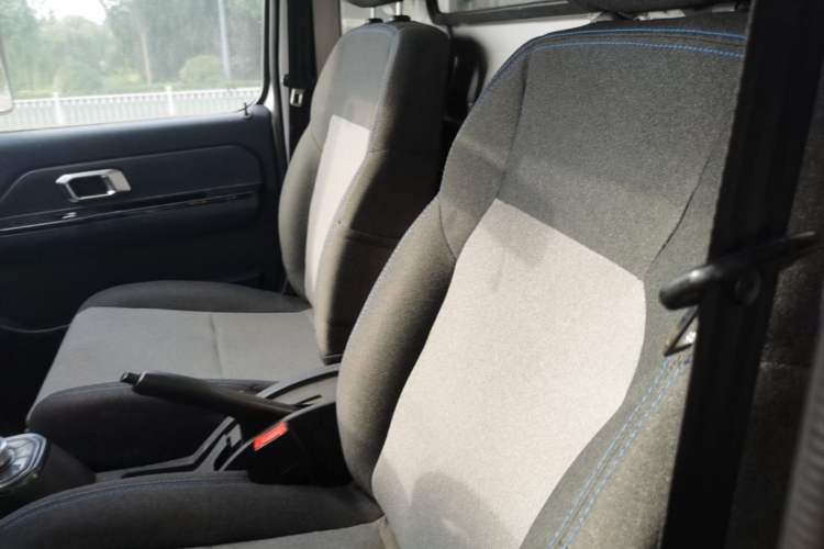 Used Farizon Fengrui 2023 F3E Side-Board Truck with Guoxuan 57.6 kWh Battery Left Rear Seat