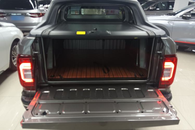 Used Farizon FX 2021 1.8T Smart Connect 5-Seater Trunk