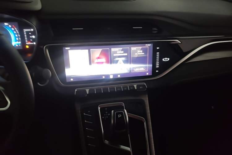 Used Farizon FX 2021 1.8T Smart Connect 5-Seater Audio And AC Panel