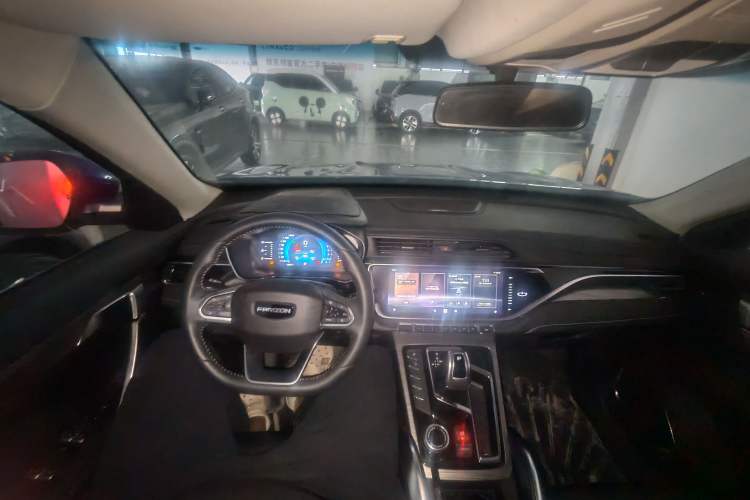 Used Farizon FX 2021 1.8T Smart Connect 5-Seater Center Console