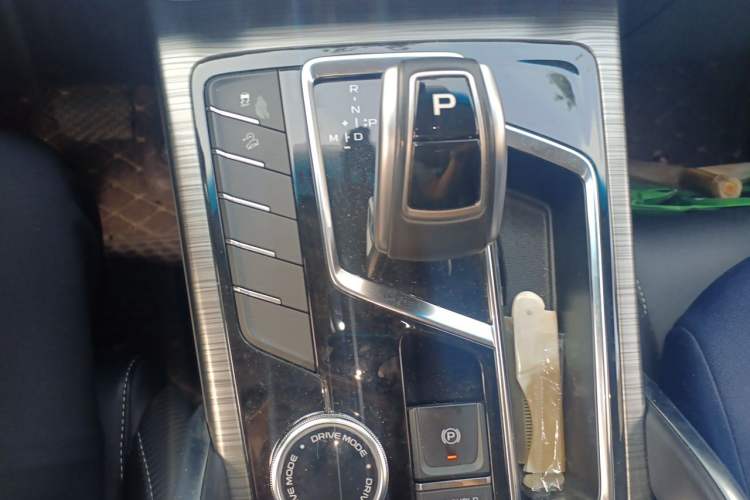Used Farizon FX 2021 1.8T Smart Connect 5-Seater Gear Lever