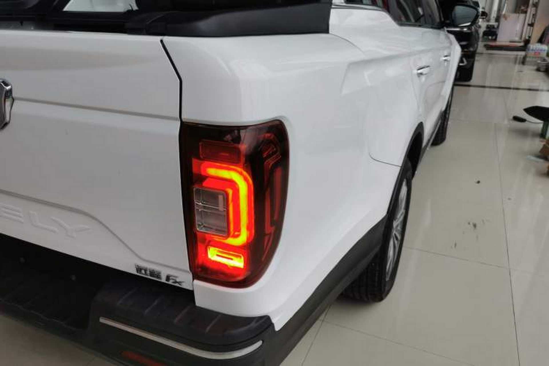 Used Farizon FX 2021 1.8T Smart Connect 5-Seater Exterior 3