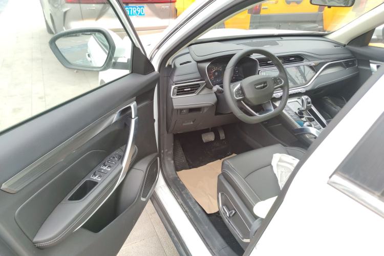 Used Farizon FX 2021 1.8T Smart Connect 5-Seater Interior 3