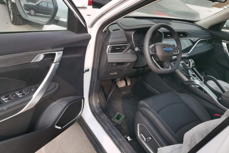 Used Farizon FX 2021 1.8T Smart Connect 5-Seater Interior 3