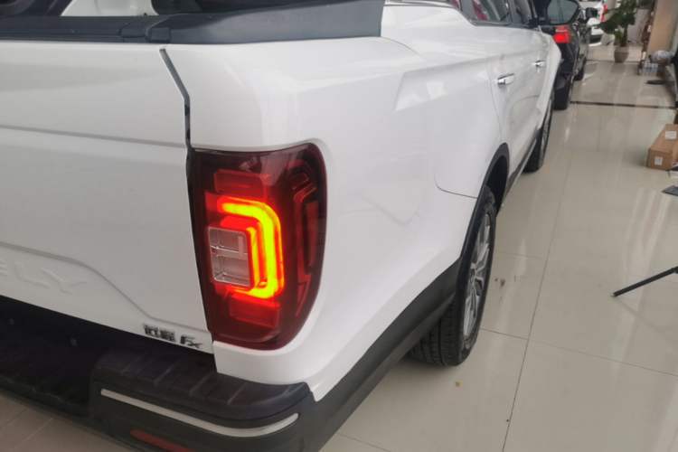 Used Farizon FX 2021 1.8T Smart Connect 5-Seater Right Rear Taillight