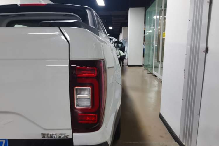 Used Farizon FX 2021 1.8T Smart Connect 5-Seater Right Rear Taillight