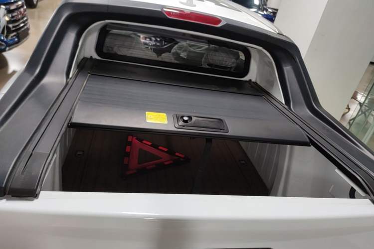 Used Farizon FX 2021 1.8T Smart Connect 5-Seater Trunk