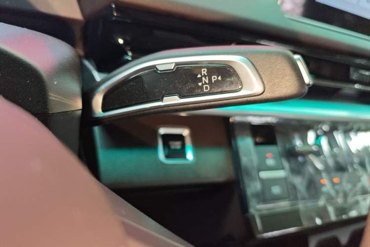 Used Farizon Geely Xingfu Hao 2024 Hovey Edition 66.57 kWh (Full Vehicle Version) 7 Seats Gear Lever