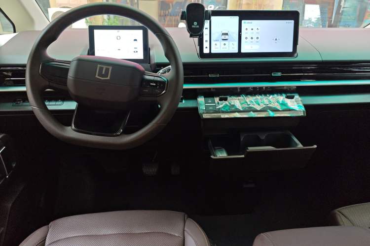 Used Farizon Geely Xingfu Hao 2024 Hovey Edition 66.57 kWh (Full Vehicle Version) 7 Seats Interior 2