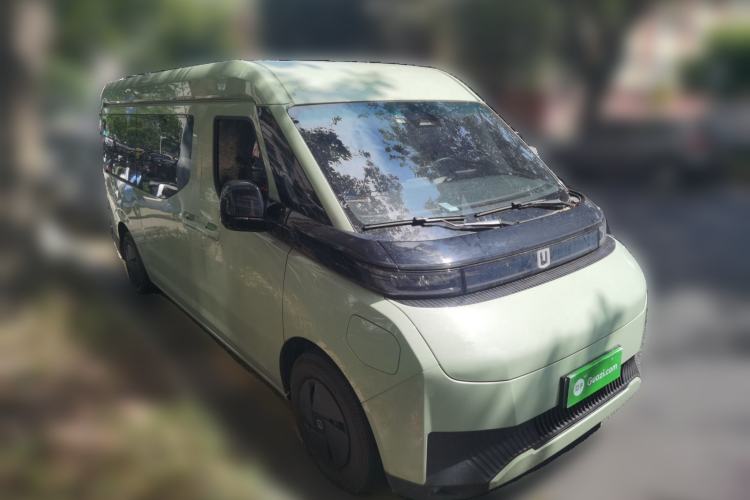 Used Farizon Super VAN 2024 Zhifu Edition Mid-Drive Mid-Roof 66 kWh Front Right 45 Deg