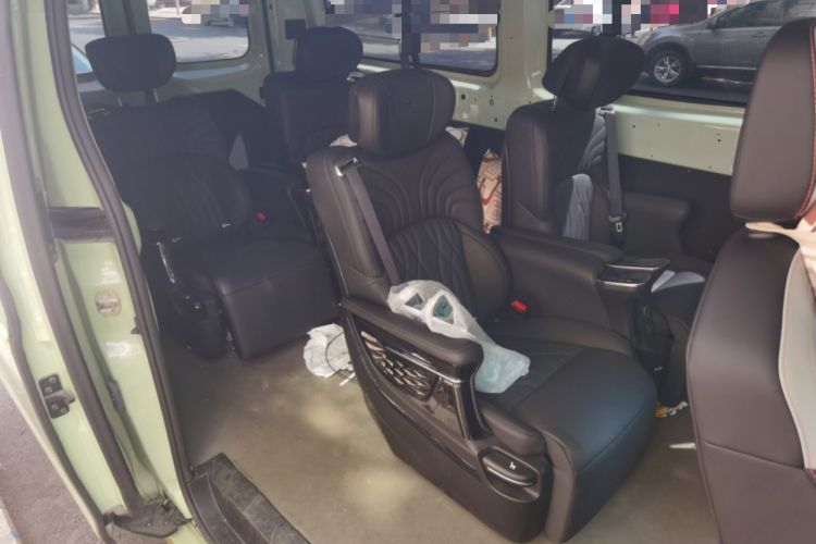 Used Farizon Super VAN 2024 Zhifu Edition Mid-Drive Mid-Roof 66 kWh Left Rear Seat