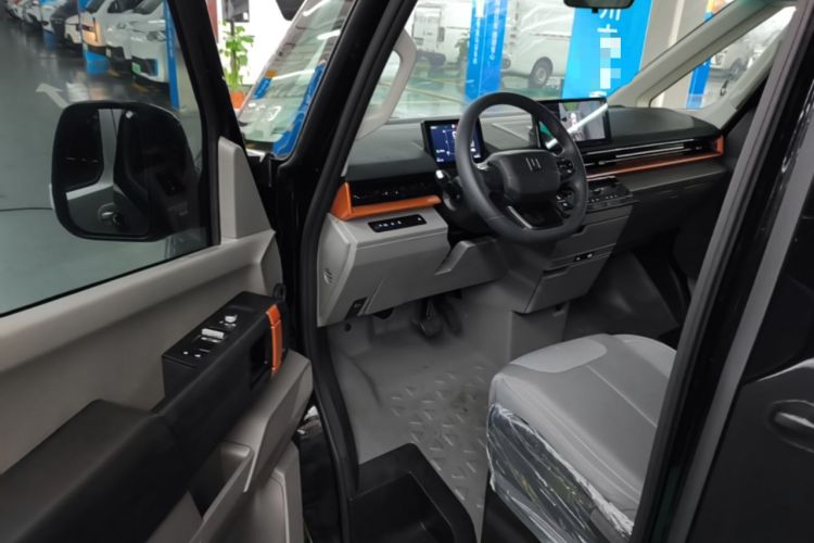 Used Farizon Super VAN 2024 Zhifu Edition Mid-Drive Mid-Roof 83 kWh Driver Seat