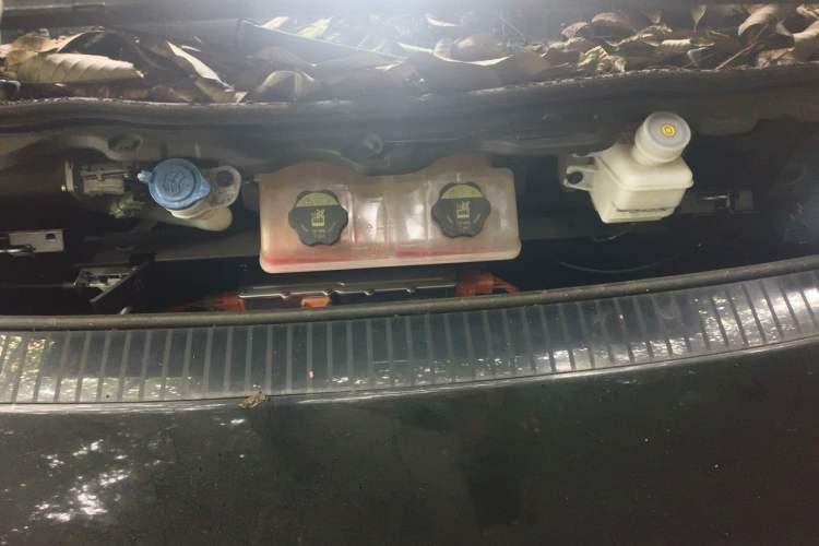 Used Farizon Super VAN 2024 Zhifu Edition Mid-Drive Mid-Roof 83 kWh Engine Bay