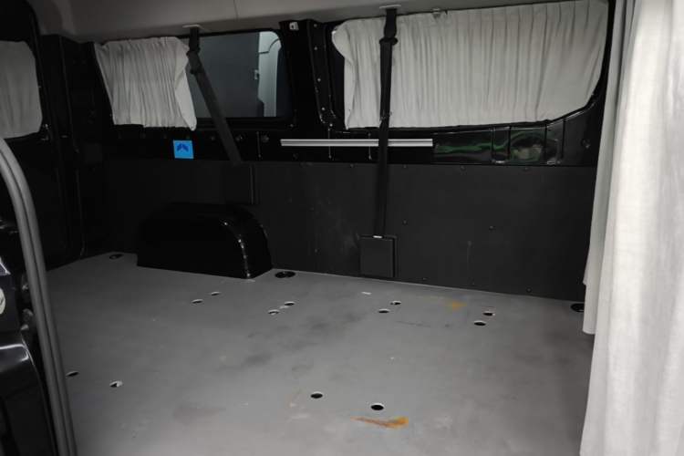 Used Farizon Super VAN 2024 Zhifu Edition Mid-Drive Mid-Roof 83 kWh Left Rear Seat