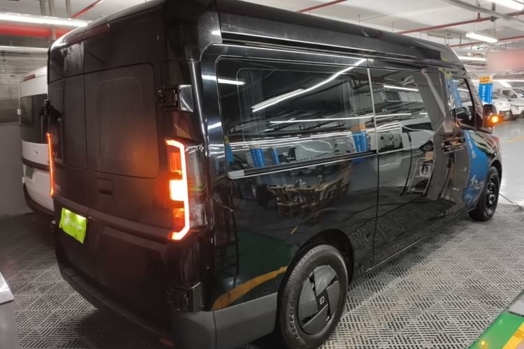 Used Farizon Super VAN 2024 Zhifu Edition Mid-Drive Mid-Roof 83 kWh Rear Right 45 Deg