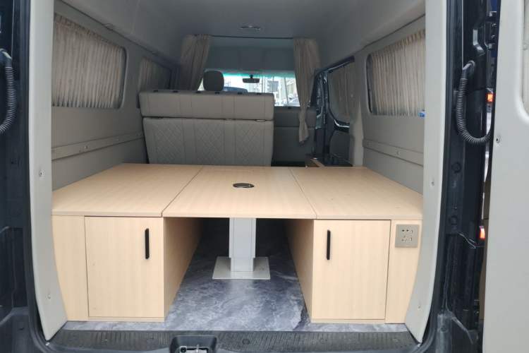 Used Farizon Super VAN 2024 Zhifu Edition Mid-Axle Mid-Roof 68 kWh Trunk