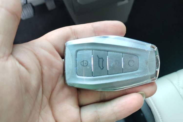 Used Farizon Super VAN 2024 Zhifu Edition Mid-Axle Mid-Roof 68 kWh Vehicle Key
