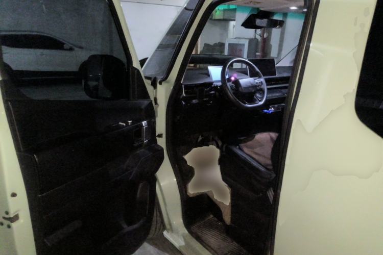 Used Farizon Super VAN 2024 Smart Wealth Edition Mid-Roof High-Top 66 kWh Driver Seat