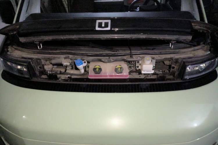 Used Farizon Super VAN 2024 Smart Wealth Edition Mid-Roof High-Top 66 kWh Engine Bay